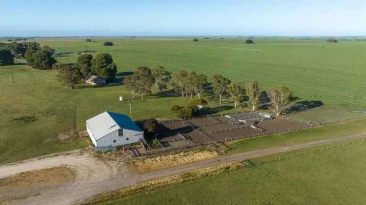 Buy rural property Childerley Park with primary production land features