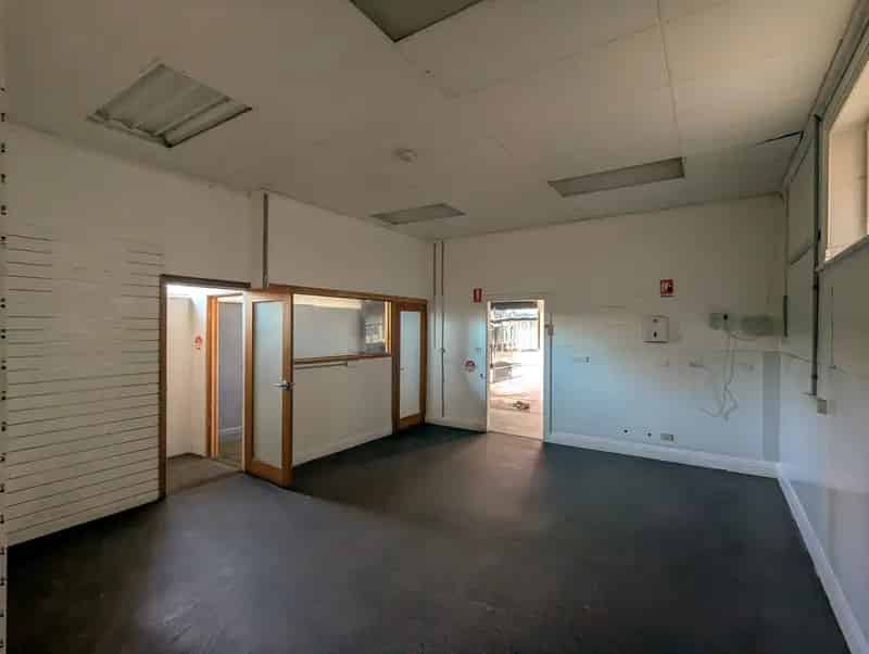 18 Ocean Street, Victor Harbor SA 5211 - Retail For Sale