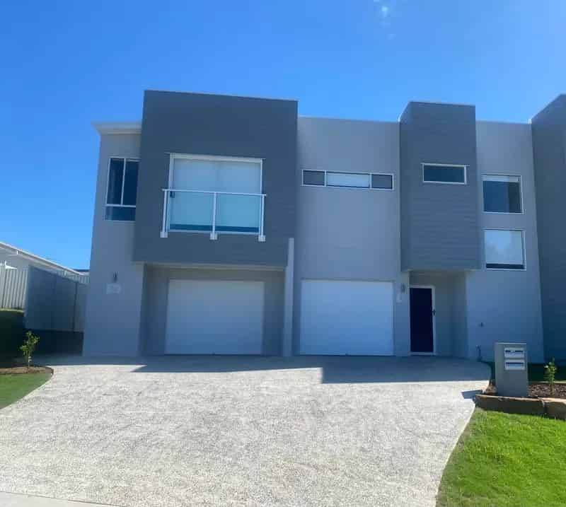 SPACIOUS ONE BEDROOM DUAL