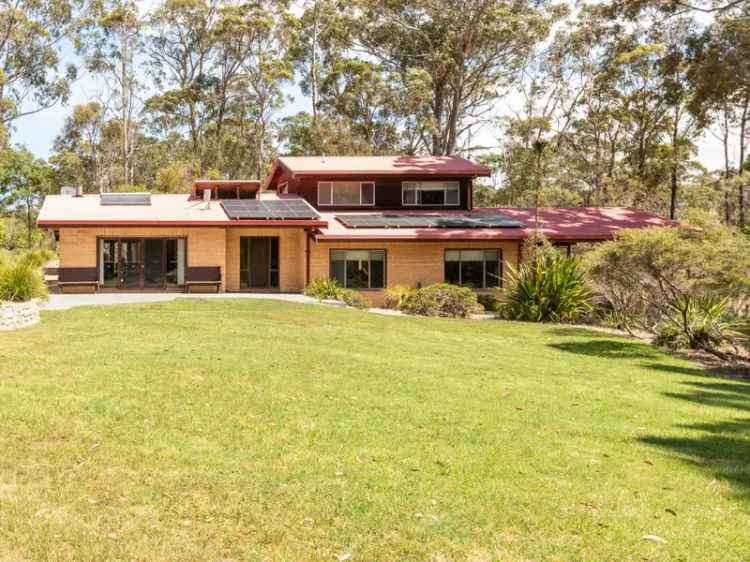 Spacious Mud-Brick Home in Kalaru with 4 Bedrooms and Large Shed