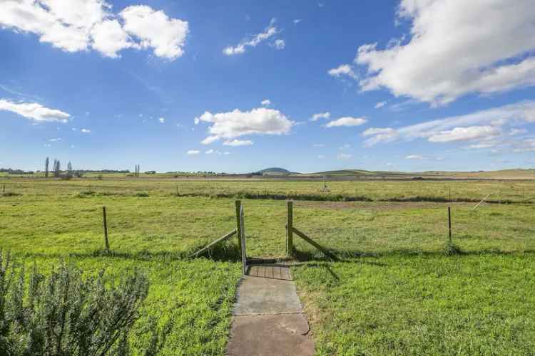 Buy Grazing Land and Cottage in Historic Braidwood