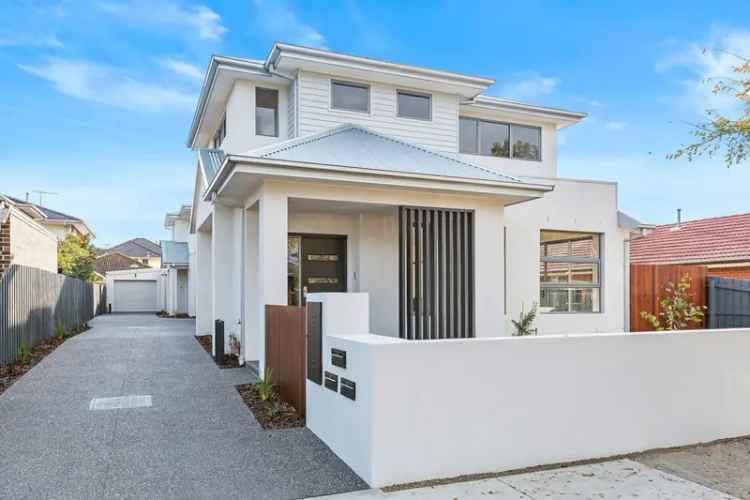 House For Sale in Melbourne, Victoria