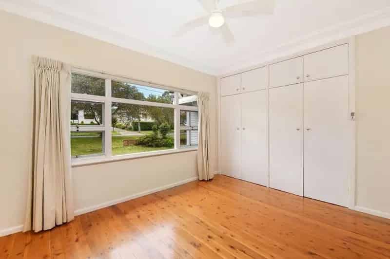 Lease Family Home with Backyard in Hornsby