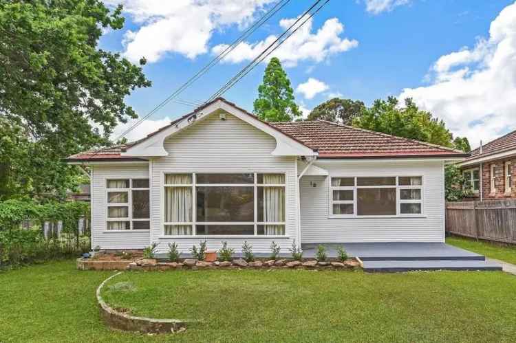 Lease Family Home with Backyard in Hornsby