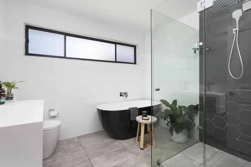 Real Estate For Lease - 130 Thurlgona Road - Engadine , NSW