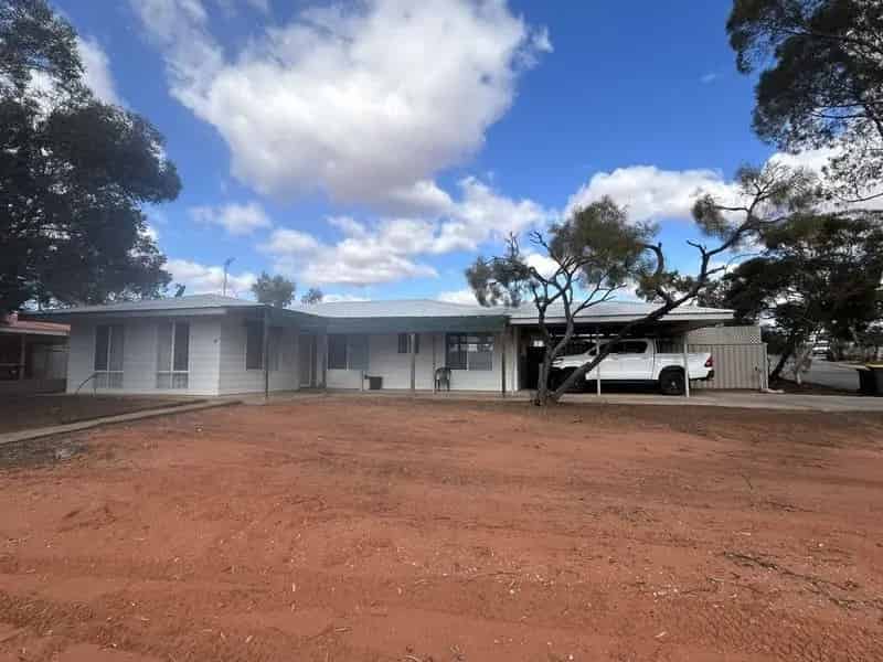 Large 4 Bedroom, 2 Bathroom Home