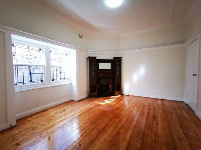 $1100.00 Another Premium Result by Costa Kaparos 0416210089  - Beautiful 3-Bedroom Home - Comfort & Convenience Await!