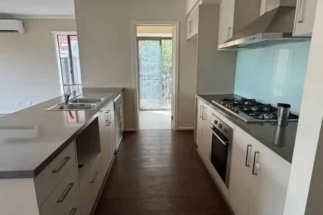 House For Rent , 24, Neroli Crescent, Melbourne, Victoria