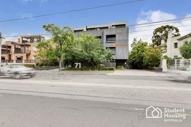 Swinburne University Apartment Near Trams and Train