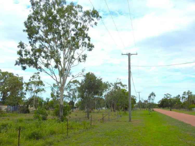 5.63 Acre Vacant Land with Railway Carriage Near Charters Towers