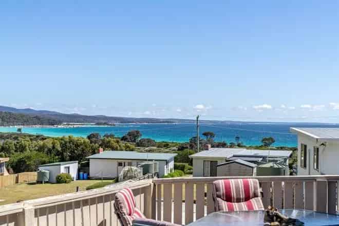 House For Sale , Binalong Bay, Tasmania