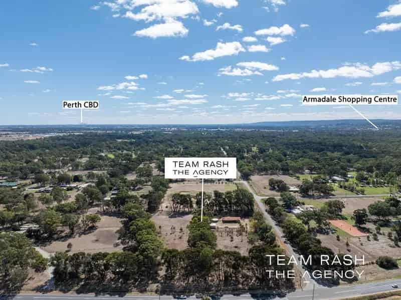 House For Sale - 11 Masters Road, Darling Downs WA 6122