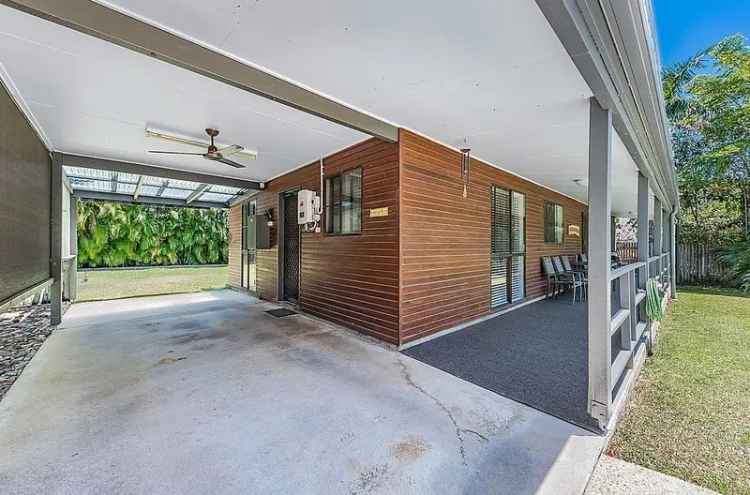 Charming 3-Bedroom Home with Expansive Backyard in Cannonvale - Single Level Comfort!