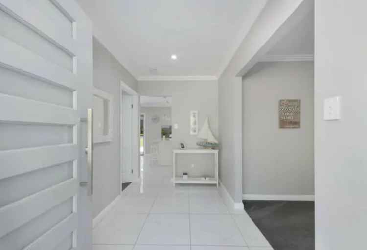 Rent Four Bedroom House Moore Park Beach with Pool and Modern Features