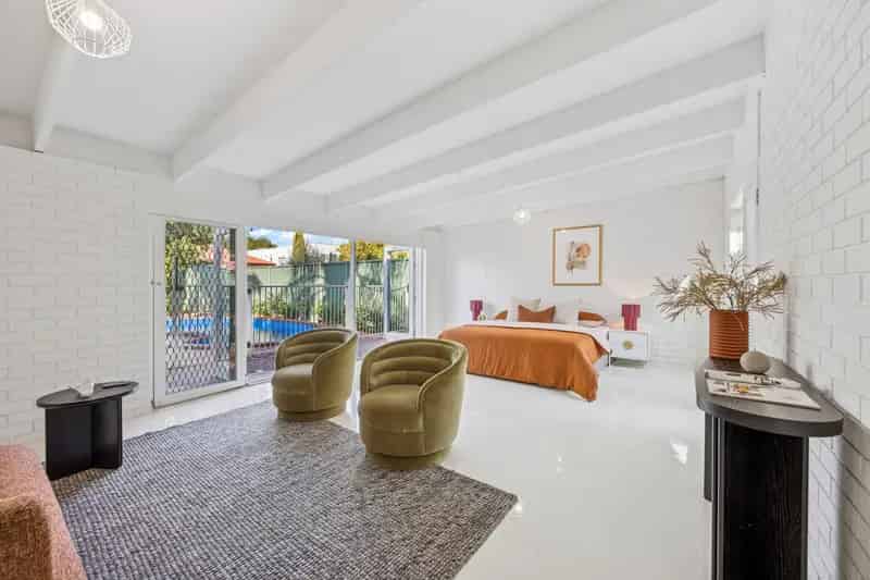 UPDATED AND EXTENDED FAMILY VILLA WITH SEPARATE ENTRANCE