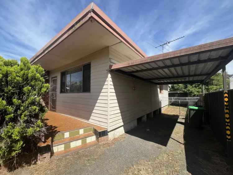 Lease Spacious Home with Backyard in Ingleburn NSW