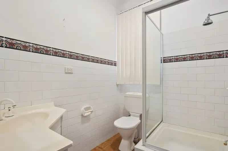 House For Lease - 7 Lindsay Street, Unanderra NSW 2526
