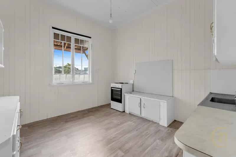 2/9 Quarry Street, Ipswich QLD 4305 - Unit For Lease