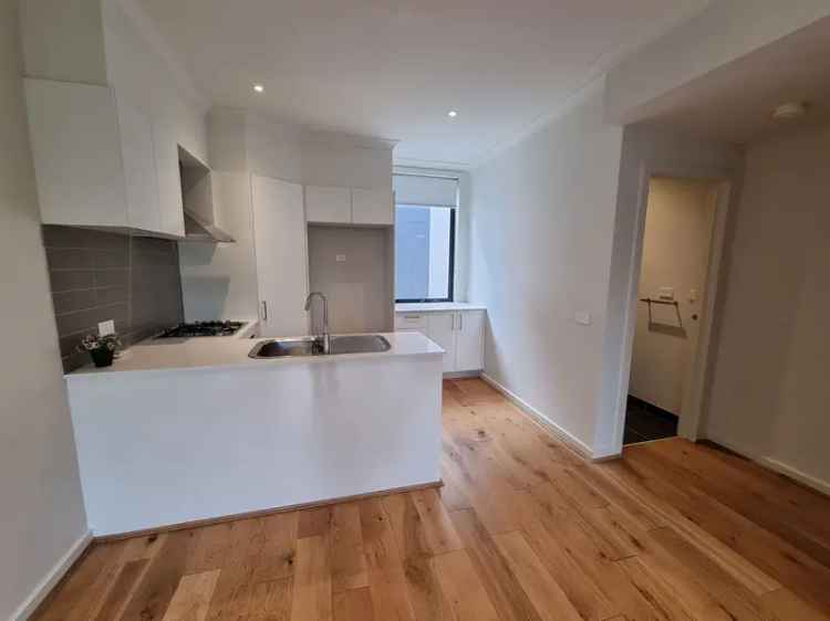 4/163 Carinish Road, Clayton VIC 3168 - Townhouse For Lease