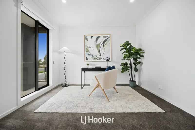 House For Sale , 23, Crabtree Crescent, Melbourne, Victoria