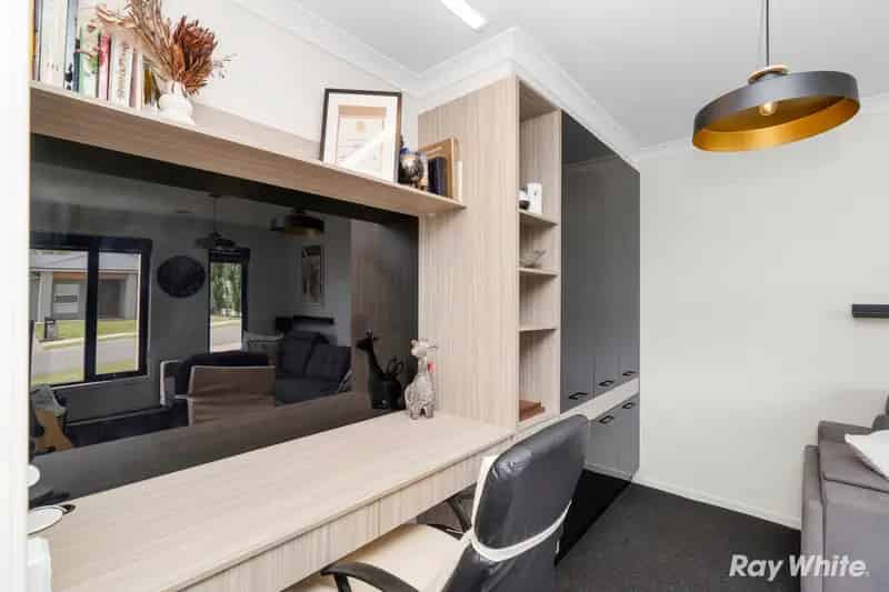 Buy Modern Family Home in Wagga with Spacious Outdoor Area and Solar System