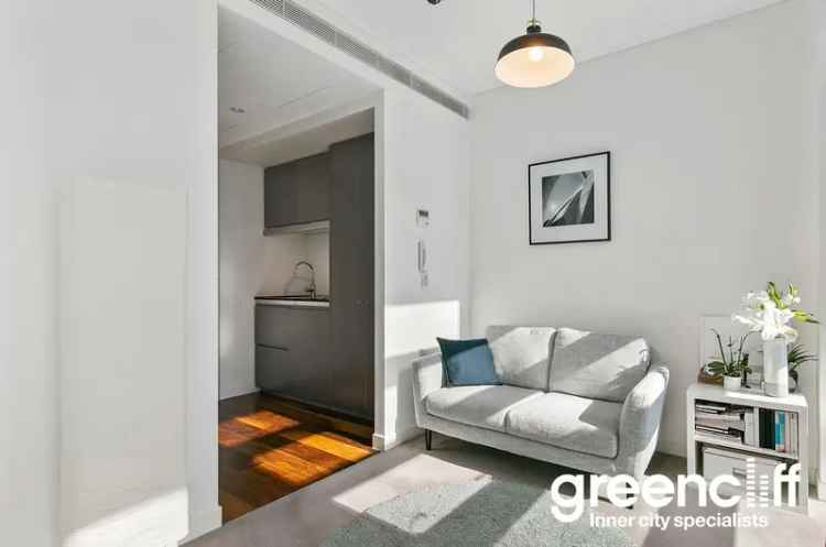 Spacious 1 Bedroom Apartment in Hordern Tower Sydney