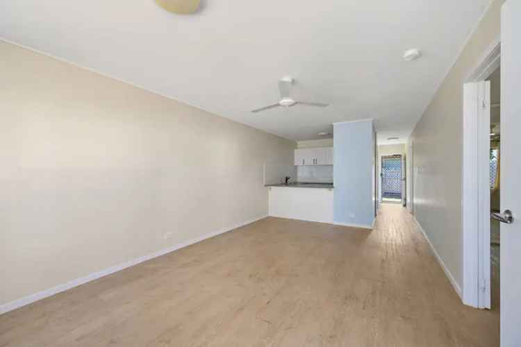 2 Bed 1 Bath Unit in Rosslea - Quiet and Convenient