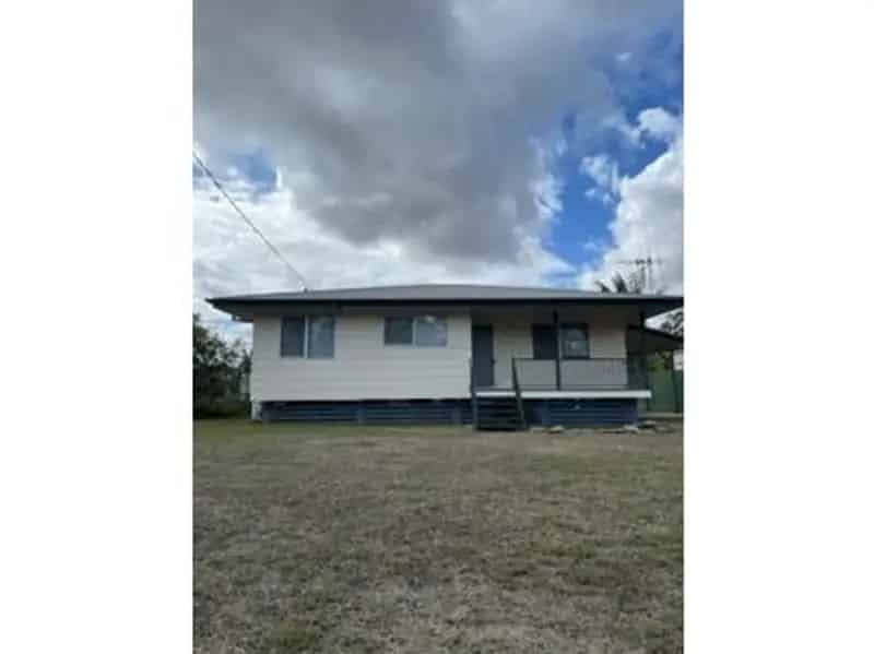 4 Beresford Cres, Dysart QLD 4745 - House For Sale