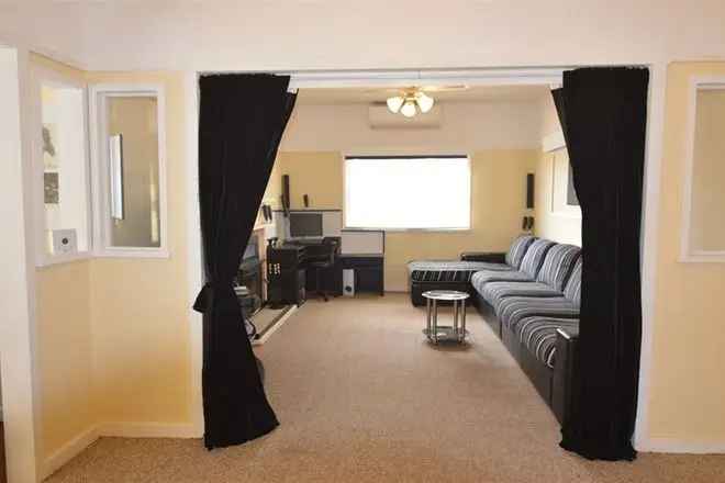 House For Rent in District of Weston Creek, Australian Capital Territory