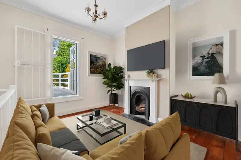 Spacious Two Bedroom Terrace on Trumper Park