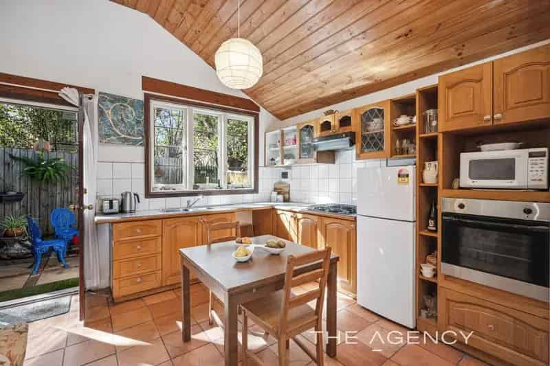 House For Sale - 11a Mortlock Street, Hamilton Hill WA 6163