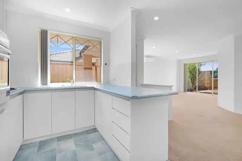 Villa for Sale in Waikiki with Three Bedrooms and Parkland Views