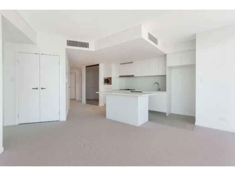 Luxurious 3 Bedroom, 3 Bathroom + Study Apartment With 1 Car Park - Available From 17/03/2025