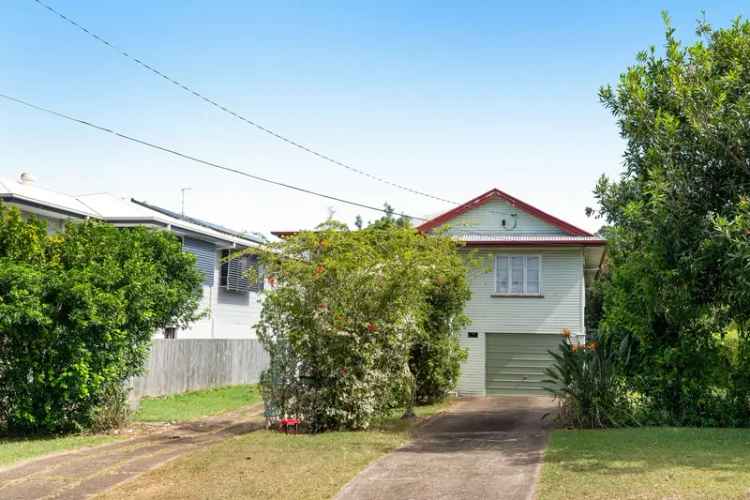 Flat 688m2 Block Wishart Catchment 3 Bed Post War Home