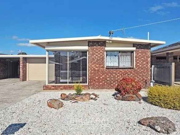 Two Bedroom Unit Near Maryborough Golf Course