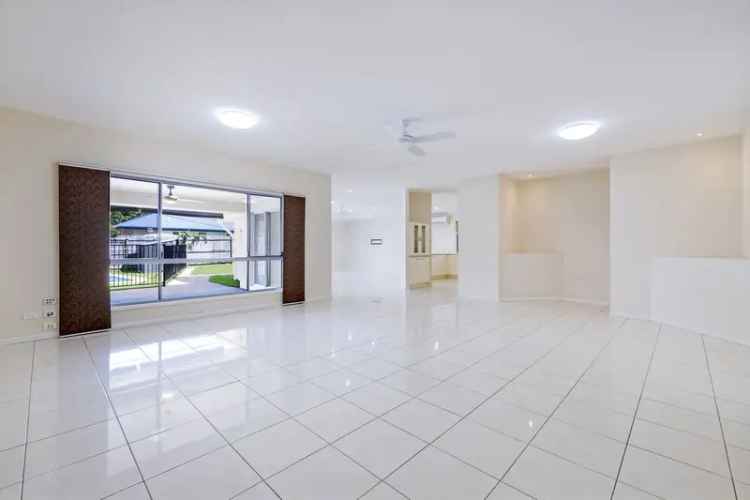 LARGE OPEN PLAN FAMILY HOME @ KAWANA FOREST ESTATE