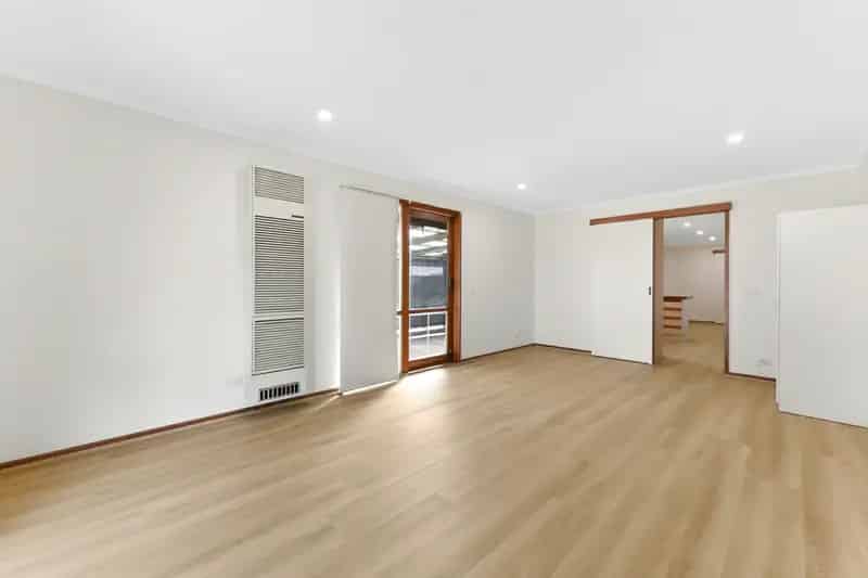 House For Rent , 16, Lauren Drive, Melbourne, Victoria