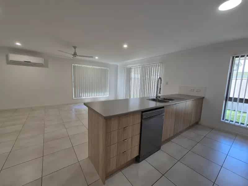 Very well presented four bedroom, low maintenance home in Maranda Heights