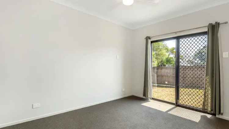 Kingston QLD Home For Lease - 2 Bed, Open Plan, Solar Panels