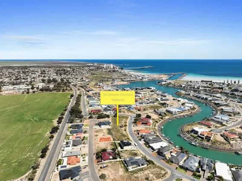 Buy land at Wallaroo Marina with sea views and quality surroundings