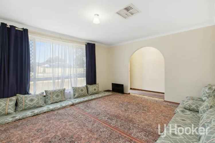 House For Sale in City of Gosnells, Western Australia