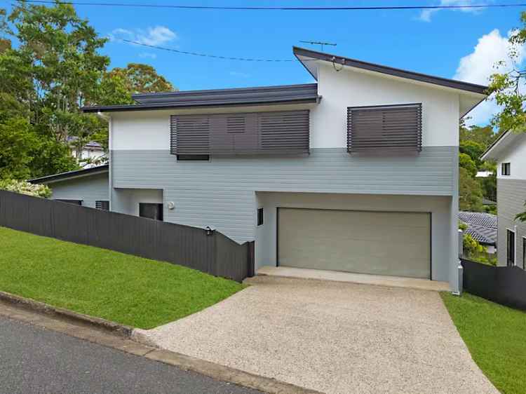 Contemporary Family Home in Blue Chip Suburb