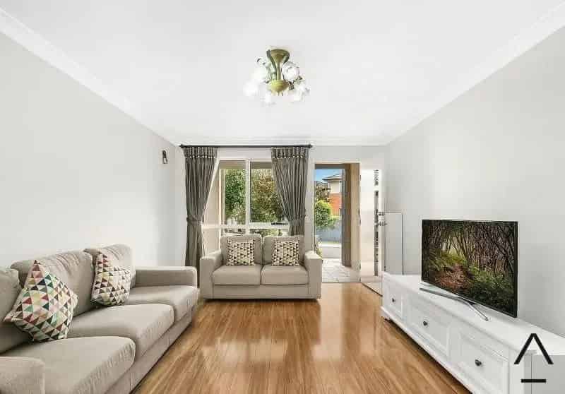 Duplex/Semi-detached For Lease - 3 Hamlin Circuit, Holsworthy NSW 2173