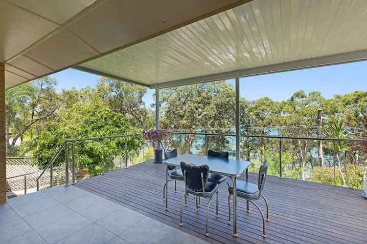 4 Bedroom Elevated Home Near Pearl Beach Lake Macquarie