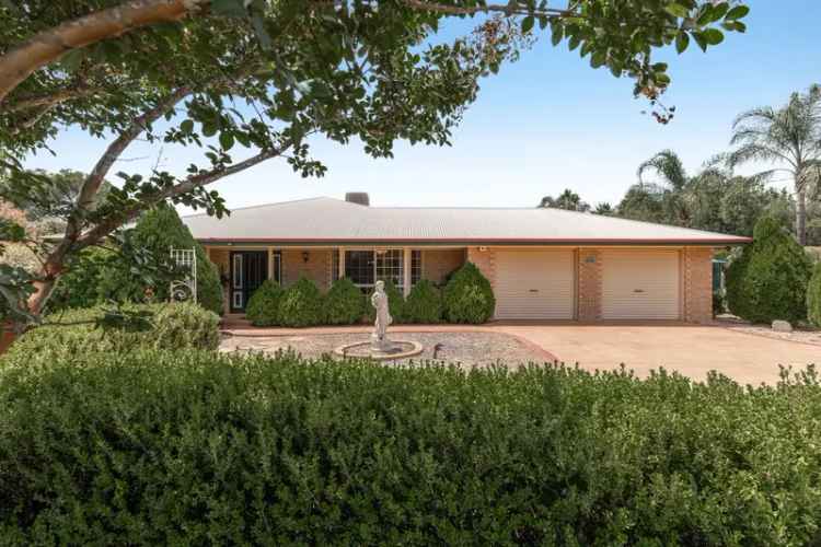 Spacious Family Home on 4027m2 - Toowoomba