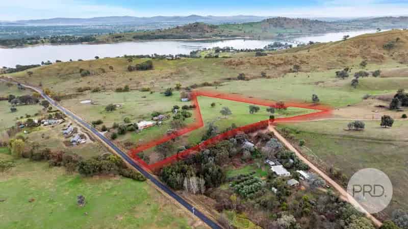 Buy rural property in Kurrajong Gap with breathtaking Lake Hume views