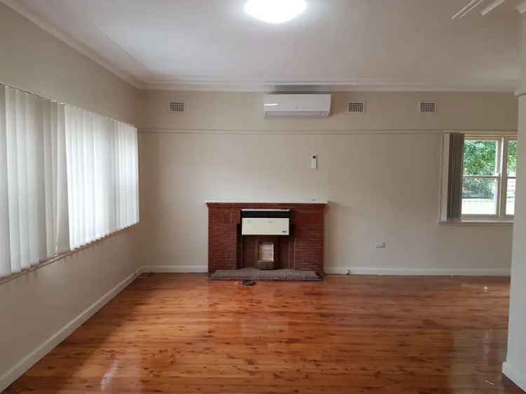 Charming 3-Bedroom House in Westmead