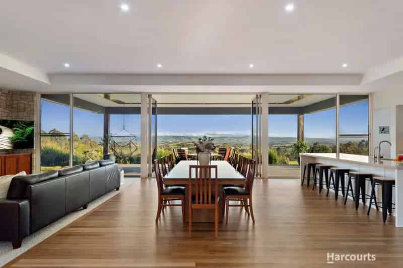 Buy rural property with modern living features in Buln Buln