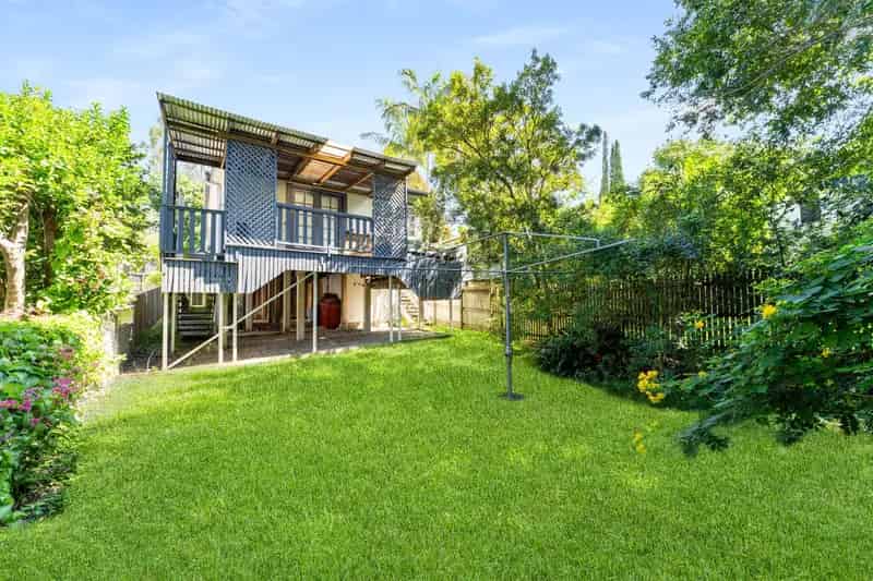 Duplex Opportunity Generating $990 Per Week