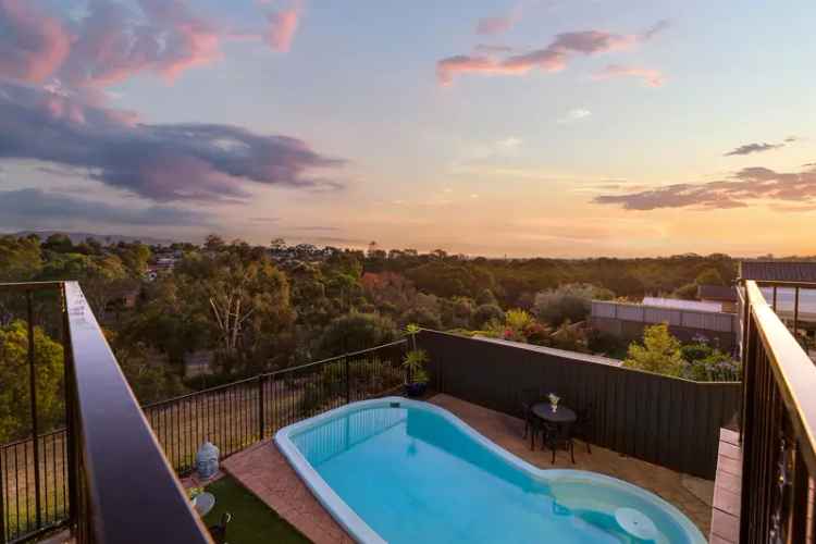 Sweeping Views to the City and Adelaide Hills !!